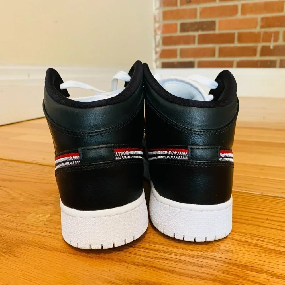 Nike Air Jordan Youth Size 5.5 Black BQ6931-016